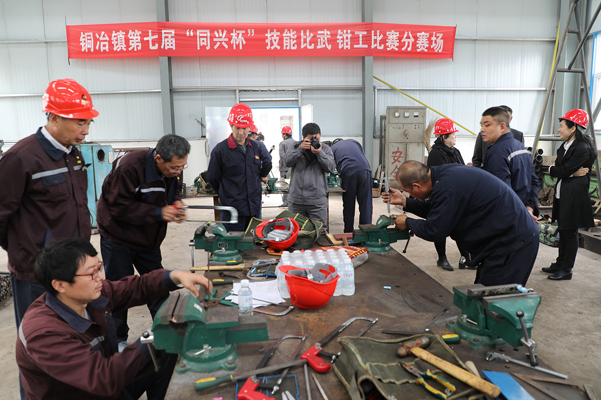 ͭұ����߽조ͬ�˱�����������ǯ��������